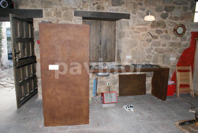 cocina en microcemento acero corten