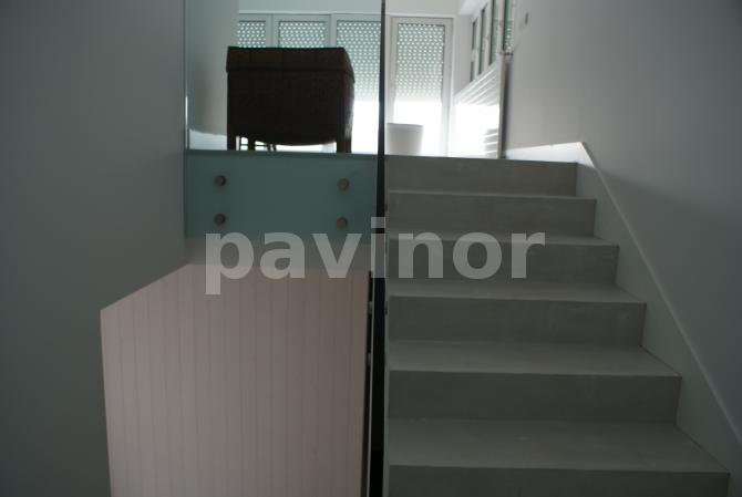 escaleras microcemento gris claro 5 