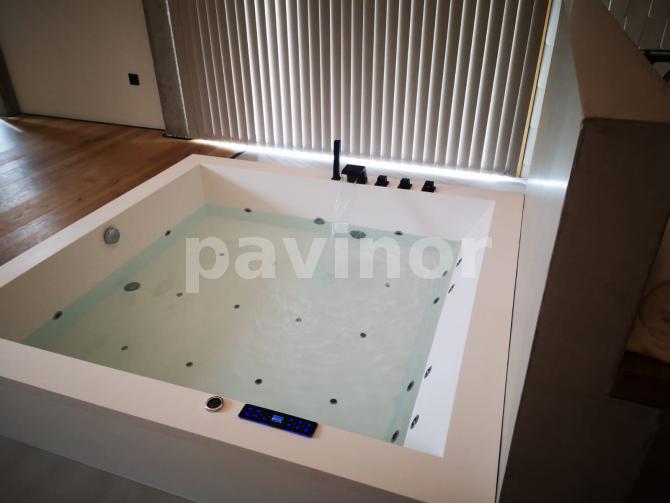 Microcemento para en baño y jacuzzi para el Hotel Serra de Outes